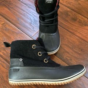 sperry schooner chukka duck boot